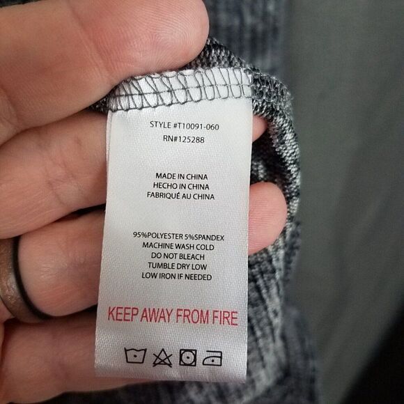 Tahari Large Heather Paisley Black Print Ribbed Long Sleeve Pajama Top NWT - Picture 15 of 16